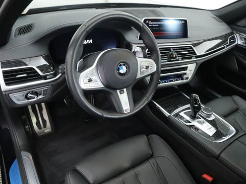 Certified 2022 BMW 740i w/ M Sport Package image 9