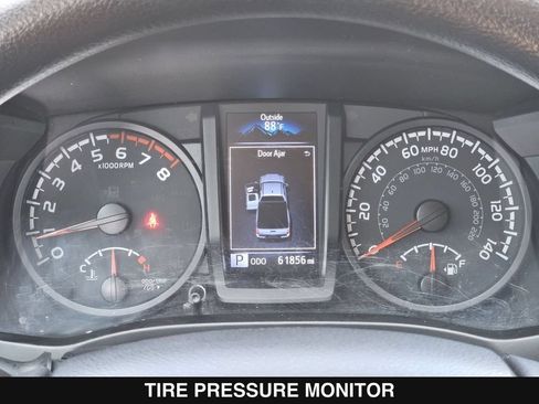 Used 2022 Toyota Tacoma SR w/ SX Package RWD image 25