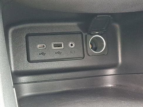 Used 2023 Chevrolet Equinox LT FWD image 24