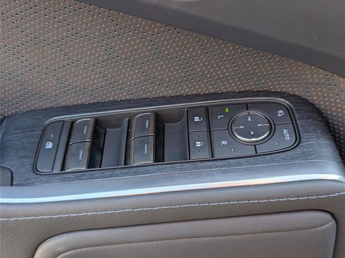 Used 2024 Lexus GX 550 w/ Accessory Package (Z1) image 22