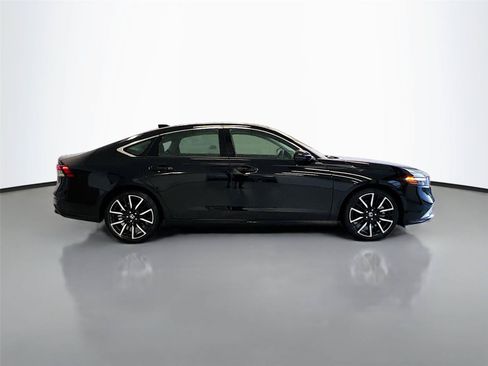 Certified 2025 Honda Accord Touring image 17