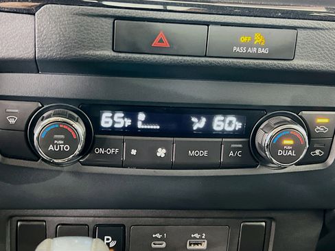 Used 2022 Nissan Frontier SV w/ Technology Package image 16