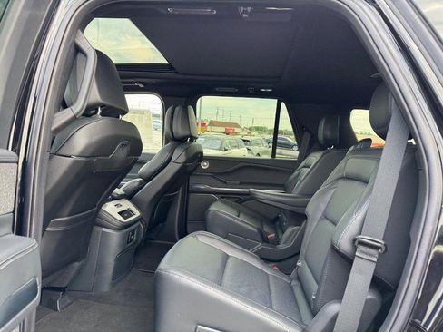 New 2025 Lincoln Navigator Reserve w/ Jet Appearance Package image 10