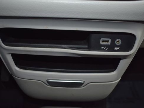 Used 2017 Chrysler Pacifica Touring-L w/ Tire & Wheel Group FWD image 30