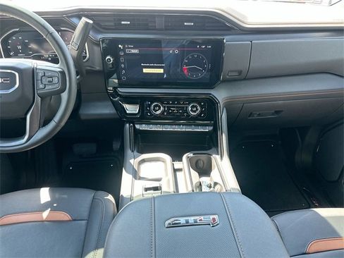 Used 2024 GMC Sierra 2500 AT4 w/ AT4 Premium Plus Package image 12