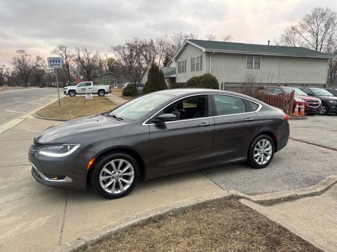 Used 2015 Chrysler 200 C image 2