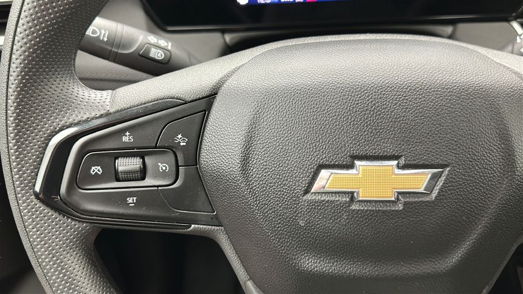 Used 2025 Chevrolet TrailBlazer LT w/ Driver Confidence Package AWD/4WD image 17