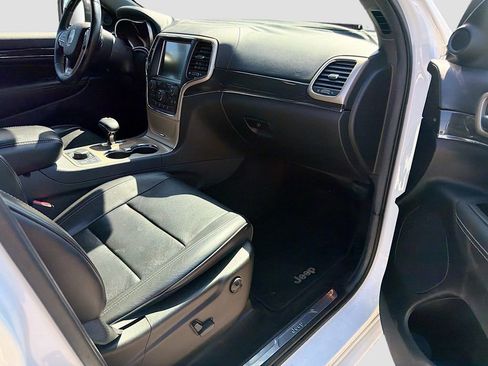 Used 2014 Jeep Grand Cherokee Overland w/ Advanced Technology Group image 15