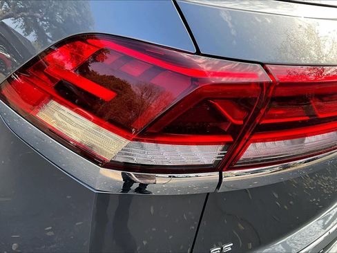 Used 2024 Volkswagen Atlas Cross Sport SE image 29