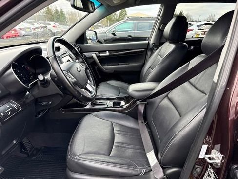 Used 2014 Kia Sorento LX w/ Touring Package (LX) image 18