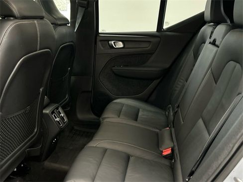 Certified 2024 Volvo XC40 B5 Plus w/ Protection Package Premier image 21