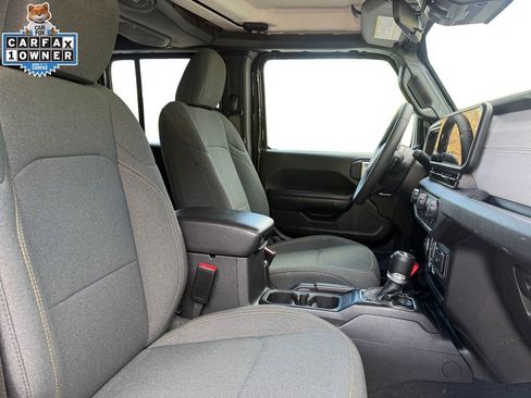 Used 2025 Jeep Wrangler Unlimited Sport AWD/4WD image 15