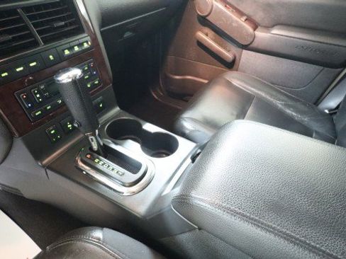 Used 2006 Ford Explorer Limited AWD/4WD image 17