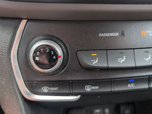 Used 2020 Hyundai Santa Fe SE FWD image 21