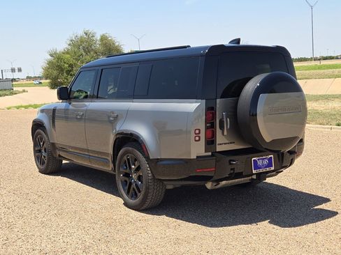 Used 2025 Land Rover Defender 130 X-Dynamic SE AWD/4WD image 3