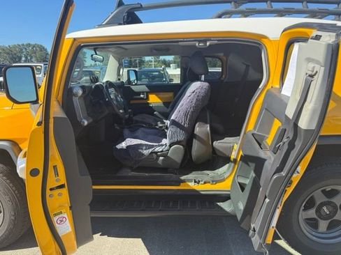 Used 2007 Toyota FJ Cruiser 4WD w/ Upgrade Pkg 2 image 12