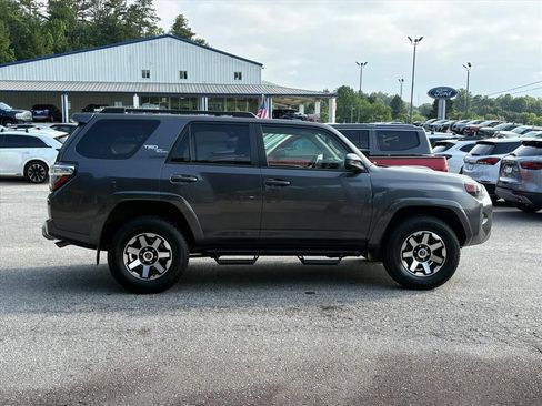 Used 2022 Toyota 4Runner TRD Off-Road AWD/4WD image 3
