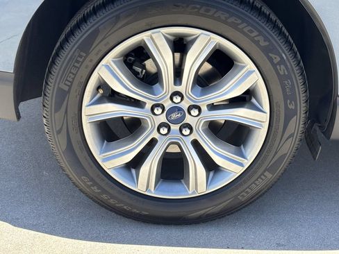 Used 2019 Ford Edge Titanium w/ Equipment Group 301A FWD image 7