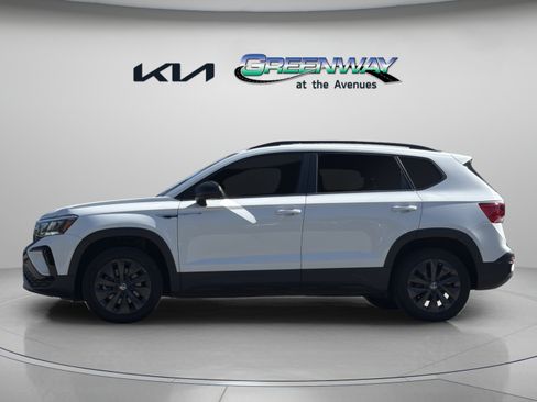 Used 2023 Volkswagen Taos S FWD image 3