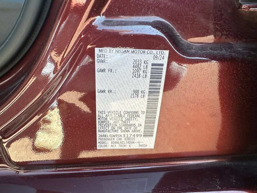 Used 2025 Nissan Altima 2.5 SV AWD/4WD image 9