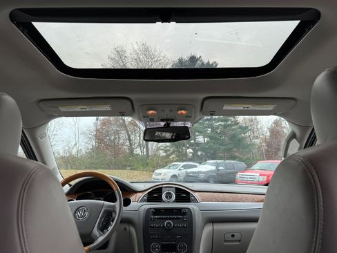 Used 2011 Buick Enclave CXL image 23