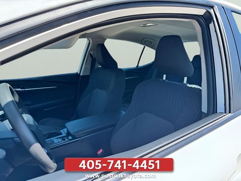 Used 2025 Toyota Camry LE FWD image 17