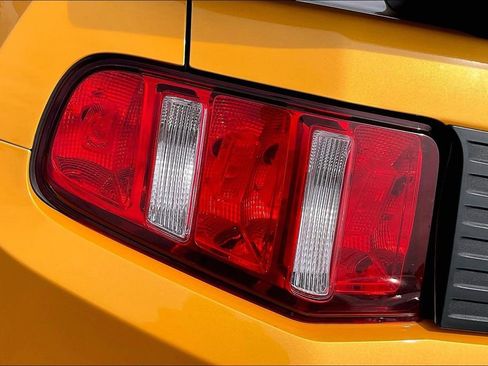 Used 2011 Ford Mustang GT Premium w/ GT Coupe Accessory Pkg 5 image 27