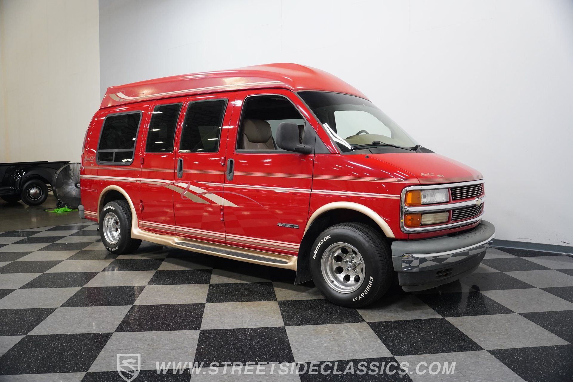 Used 1996 Chevrolet Express 1500 RWD image 16