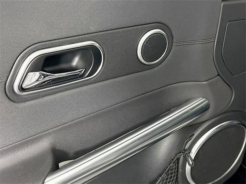 Used 2005 Chrysler Crossfire SRT-6 image 17