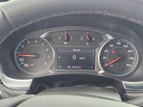 Used 2023 Chevrolet Traverse LT FWD image 25