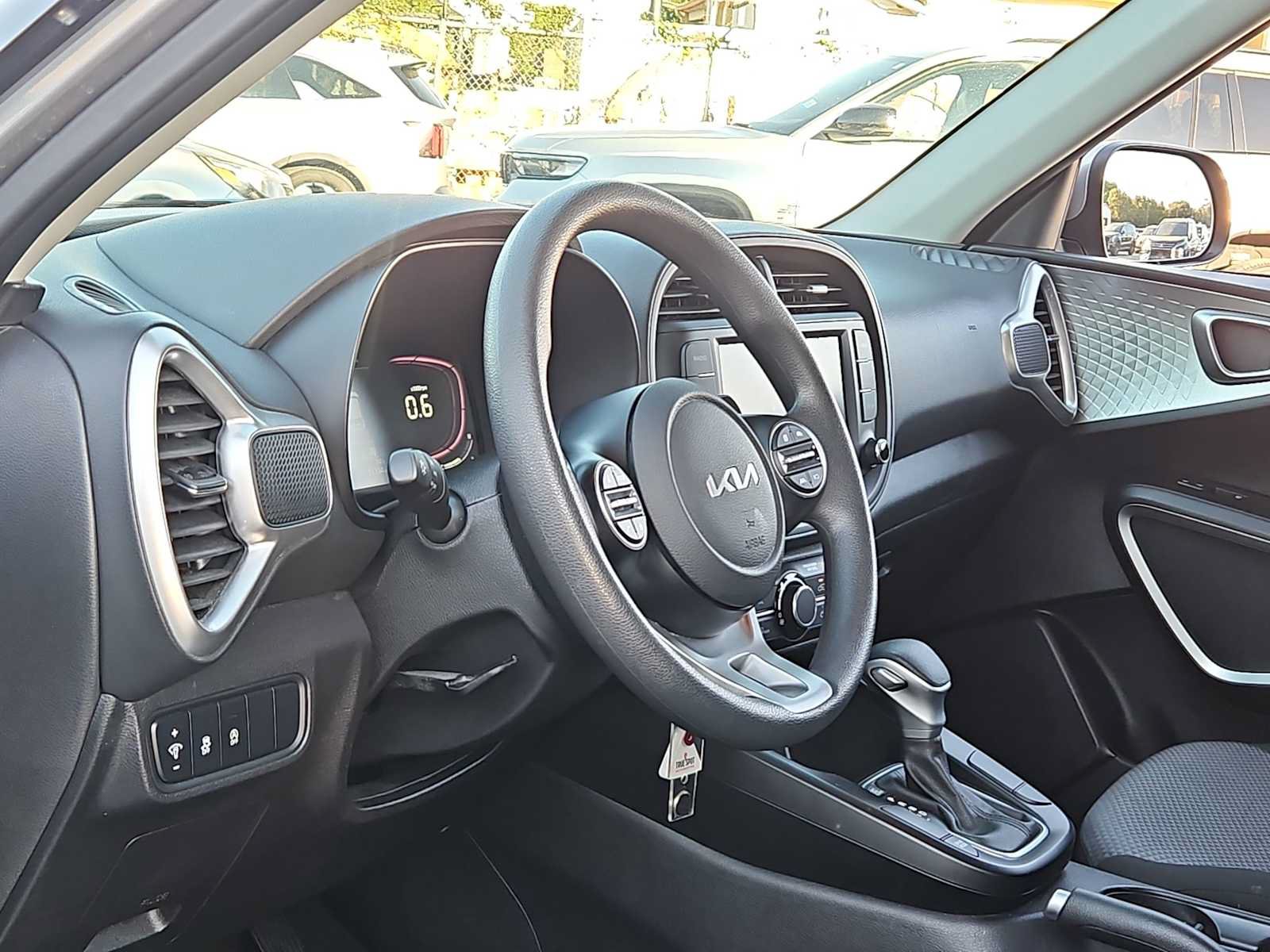 Used 2024 Kia Soul LX w/ Option Group 015 FWD image 2