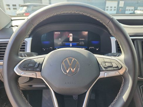 Used 2023 Volkswagen Atlas SE AWD/4WD image 18