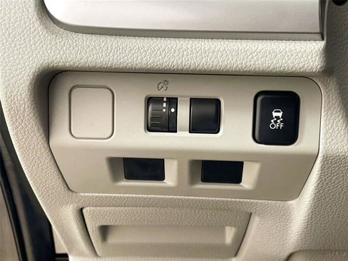 Used 2014 Subaru Forester 2.5i Premium w/ All-Weather Package image 14