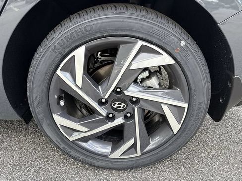Used 2025 Hyundai Elantra Sport FWD image 34