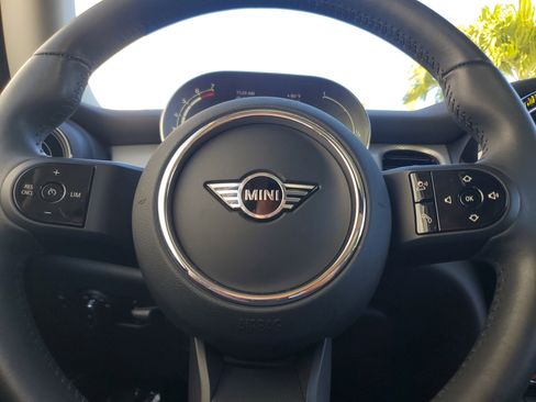 Used 2023 MINI Cooper 2-Door Hardtop image 20