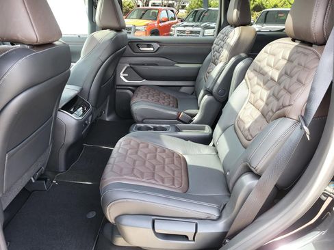 New 2026 Nissan Armada Platinum image 18