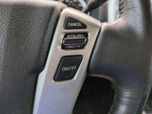 Used 2019 Nissan Titan SV w/ SV Convenience Package RWD image 27