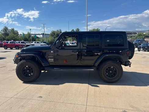Used 2019 Jeep Wrangler Unlimited Sahara AWD/4WD image 12