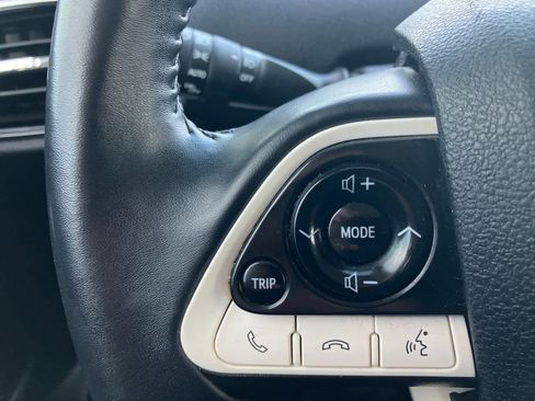 Used 2019 Toyota Prius Prime Advanced image 18