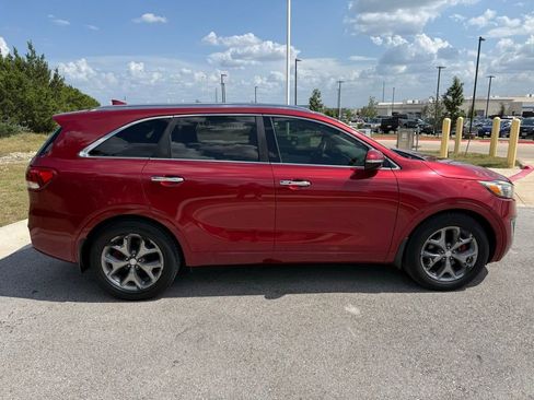 Used 2018 Kia Sorento SX image 4