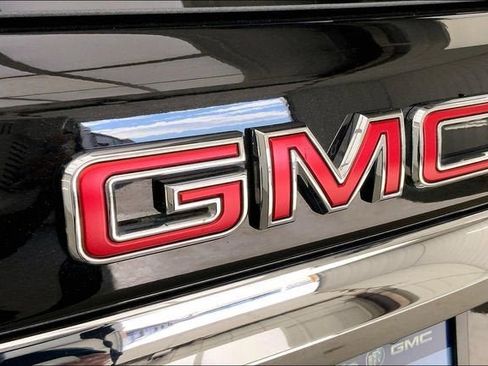 Used 2022 GMC Terrain SLE w/ Driver Convenience Package image 31