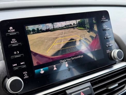 Used 2018 Honda Accord Sport image 16