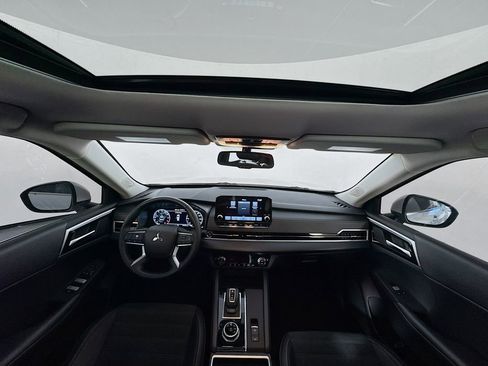 Used 2024 Mitsubishi Outlander SE image 38