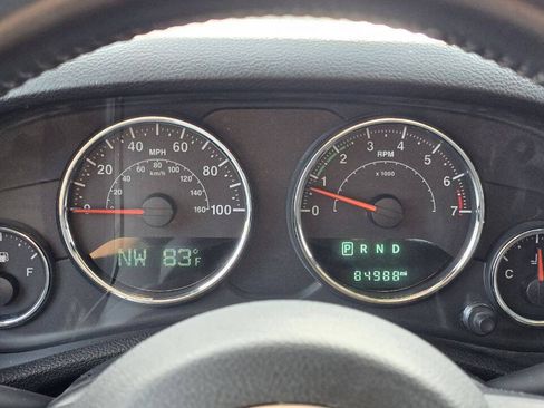Used 2016 Jeep Wrangler Unlimited Rubicon w/ Dual Top Group AWD/4WD image 30