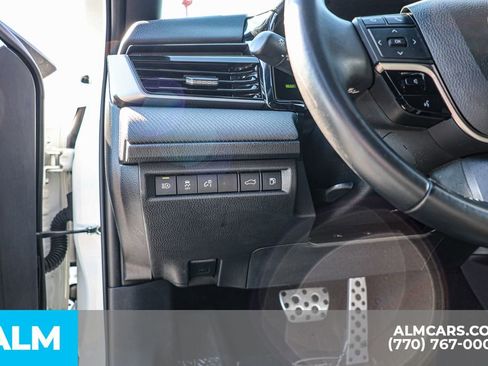 Used 2025 Toyota Camry SE image 25