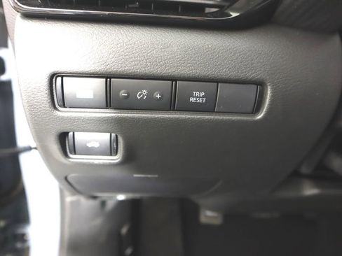 Used 2025 Nissan Sentra SV FWD image 18