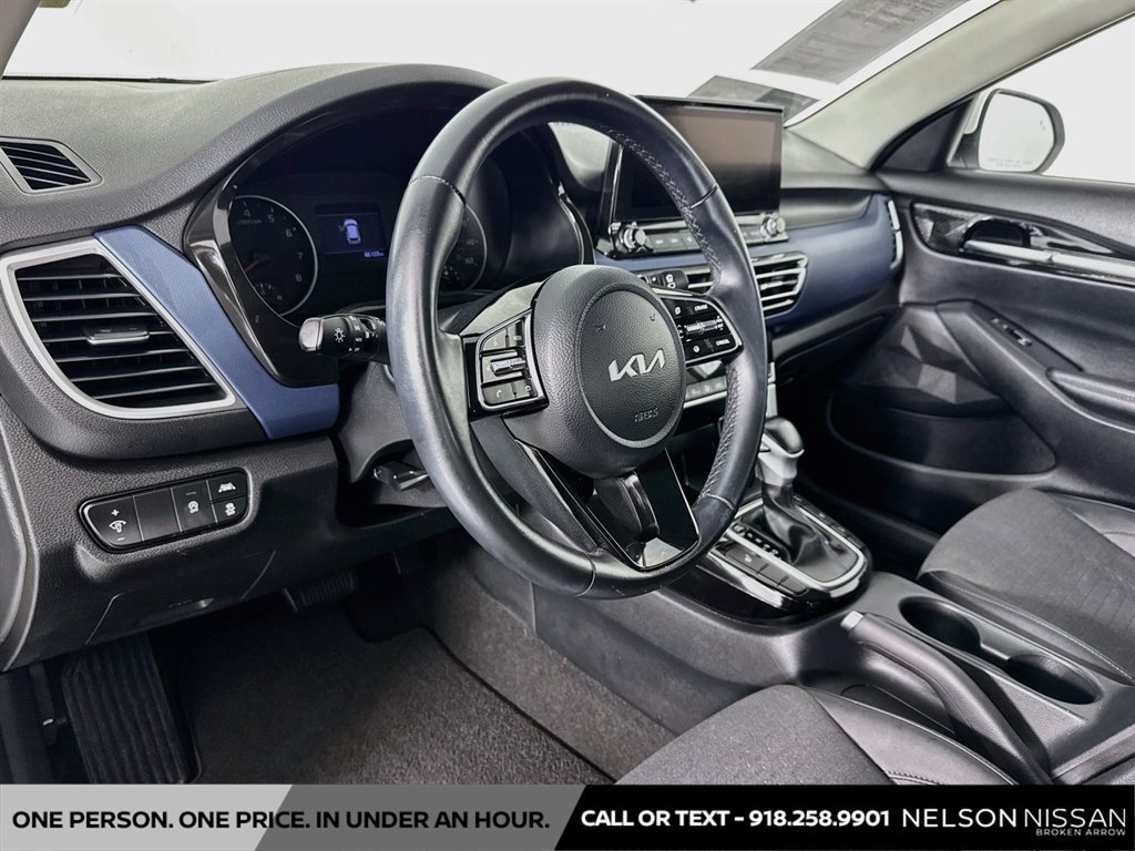 Used 2023 Kia Seltos S w/ Navigation Package AWD/4WD image 9
