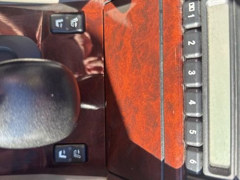 Used 1995 Mercedes-Benz E 320 Convertible image 34