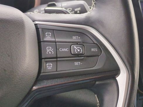 Used 2021 Jeep Grand Cherokee L Laredo image 23