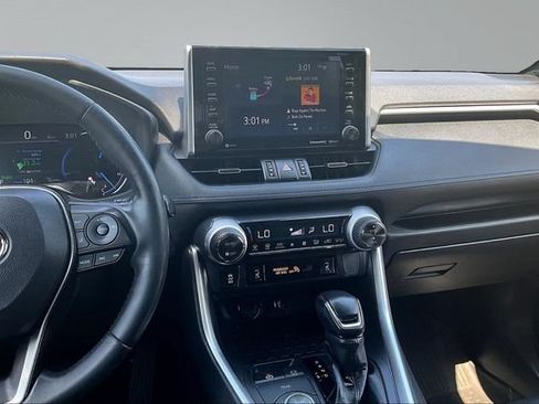 Used 2019 Toyota RAV4 XSE w/ XSE Weather Package AWD/4WD image 9